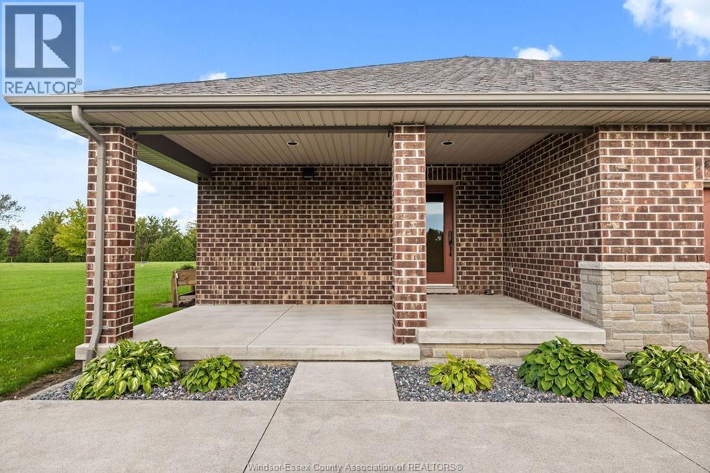 1352 Tecumseh Rd, Lakeshore, Ontario  N0R 1N0 - Photo 40 - 26022957