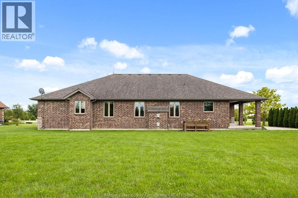 1352 Tecumseh Rd, Lakeshore, Ontario  N0R 1N0 - Photo 43 - 26022957