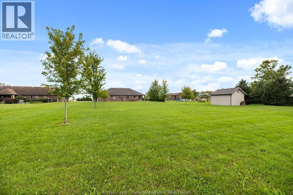 1352 Tecumseh Rd, Lakeshore, Ontario  N0R 1N0 - Photo 45 - 26022957