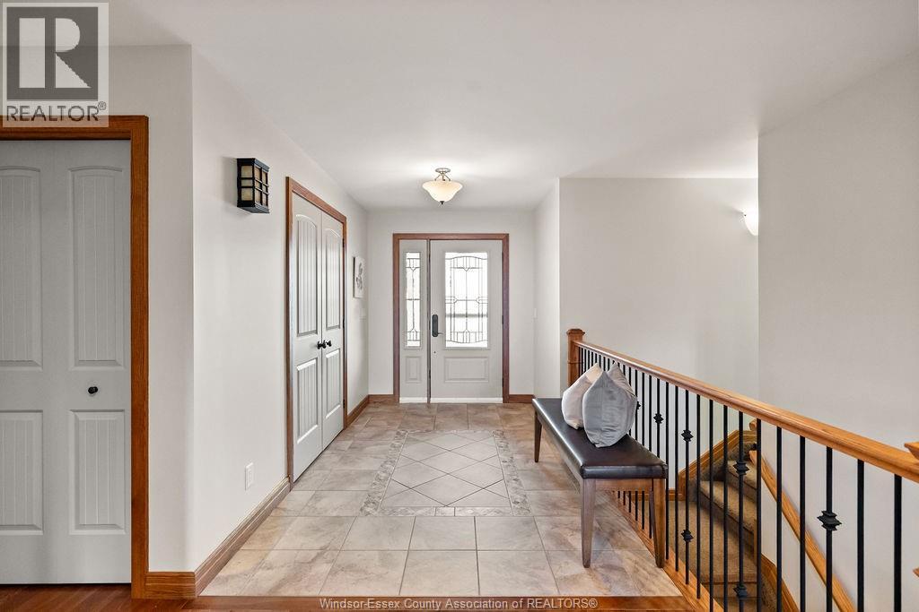 1352 Tecumseh Rd, Lakeshore, Ontario  N0R 1N0 - Photo 8 - 26022957