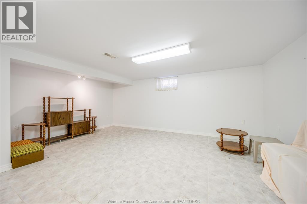2506 Longfellow Avenue, Windsor, Ontario  N9E 2K9 - Photo 28 - 26023224