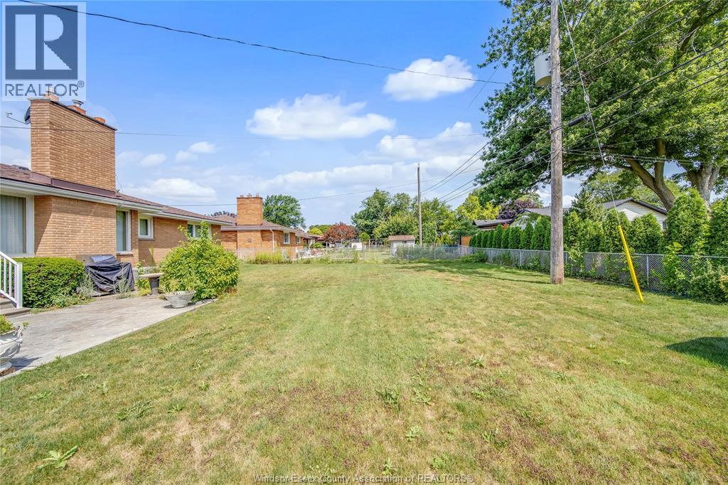 2506 Longfellow Avenue, Windsor, Ontario  N9E 2K9 - Photo 37 - 26023224