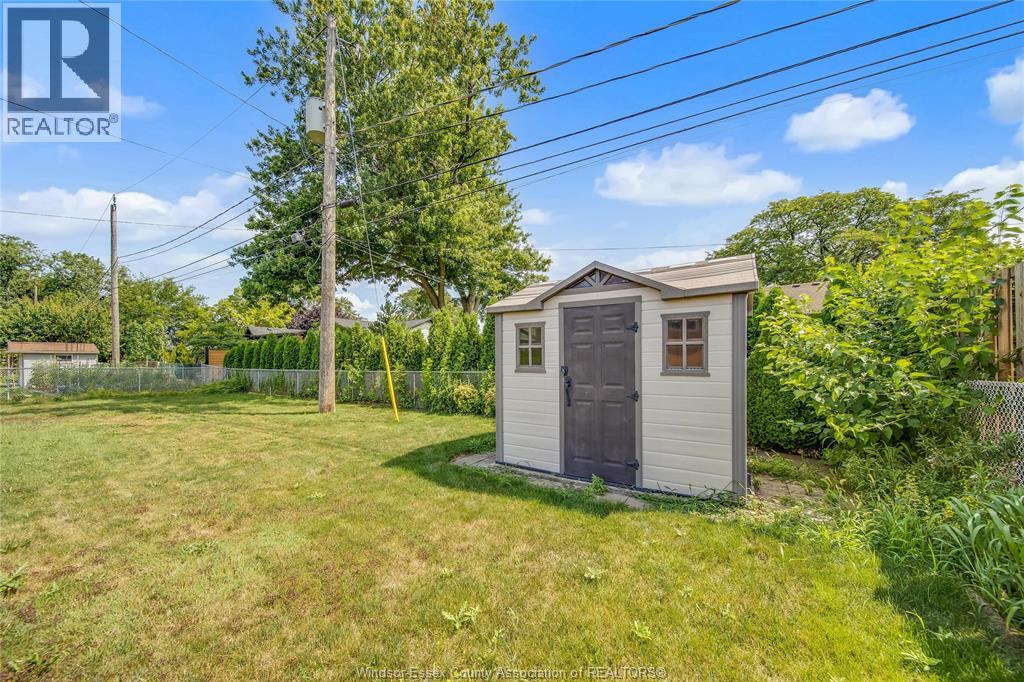 2506 Longfellow Avenue, Windsor, Ontario  N9E 2K9 - Photo 38 - 26023224