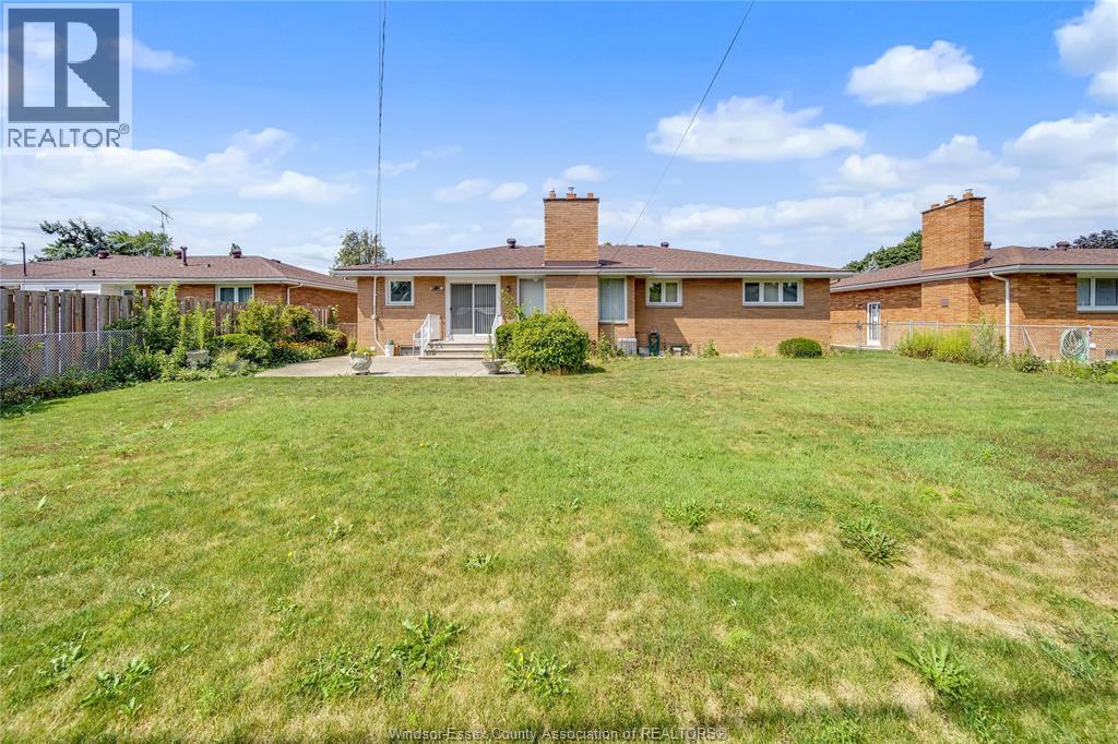 2506 Longfellow Avenue, Windsor, Ontario  N9E 2K9 - Photo 39 - 26023224
