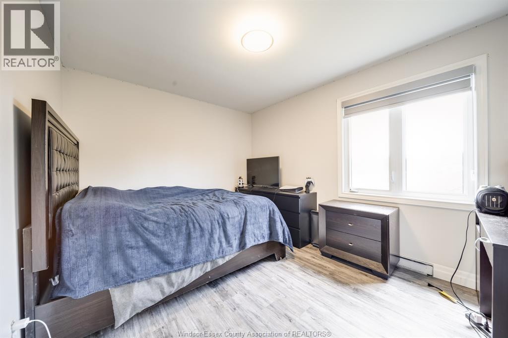 2405 Roxborough Boulevard, Windsor, Ontario  N9E 2Z7 - Photo 19 - 26022913