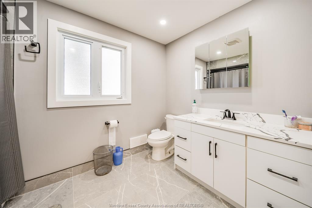 2405 Roxborough Boulevard, Windsor, Ontario  N9E 2Z7 - Photo 25 - 26022913