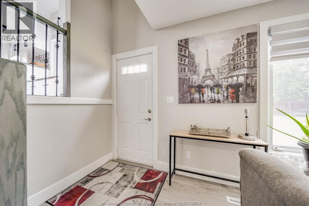 2405 Roxborough Boulevard, Windsor, Ontario  N9E 2Z7 - Photo 38 - 26022913