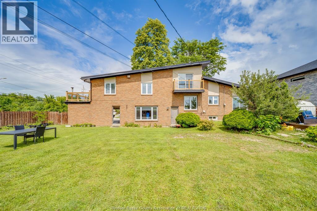 2405 Roxborough Boulevard, Windsor, Ontario  N9E 2Z7 - Photo 46 - 26022913
