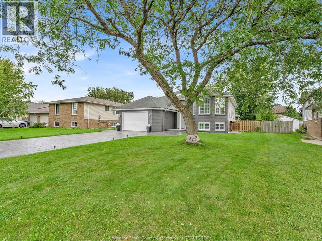 242 George Crescent, Lakeshore, Ontario  N0R 1A0 - Photo 3 - 26023231