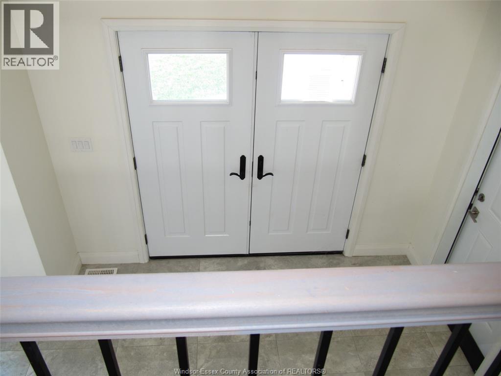 305 Morin Road, Amherstburg, Ontario  N9V 4B5 - Photo 2 - 26023205