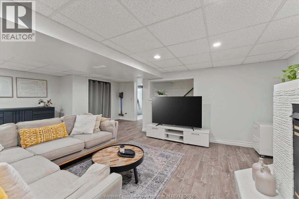 3425 Roxborough Boulevard, Windsor, Ontario  N9E 2Z9 - Photo 19 - 26023158