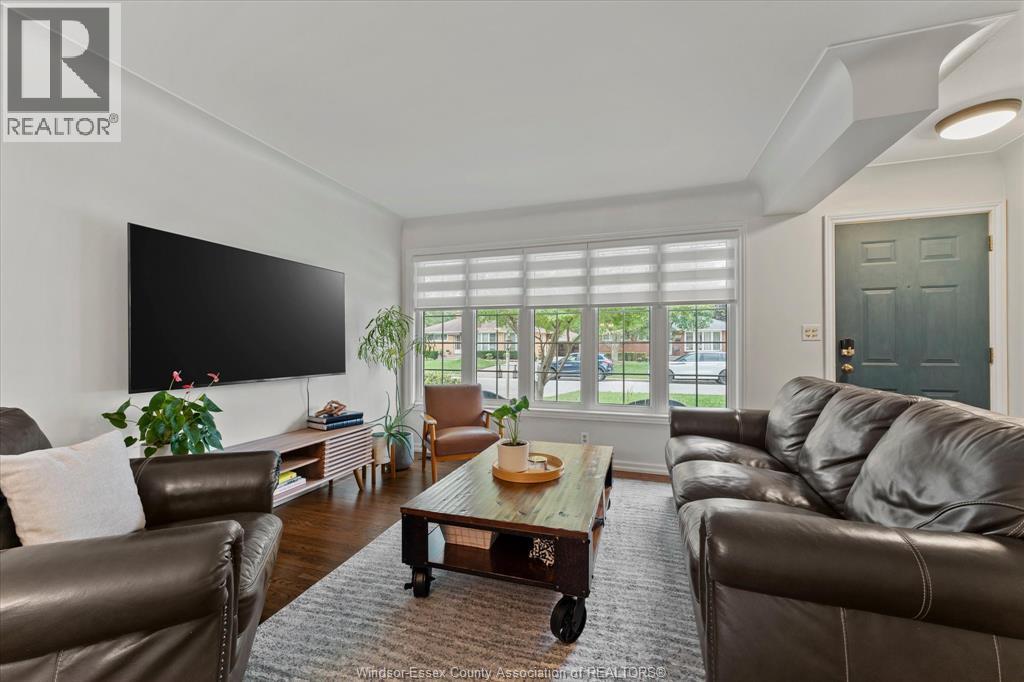 3425 Roxborough Boulevard, Windsor, Ontario  N9E 2Z9 - Photo 5 - 26023158