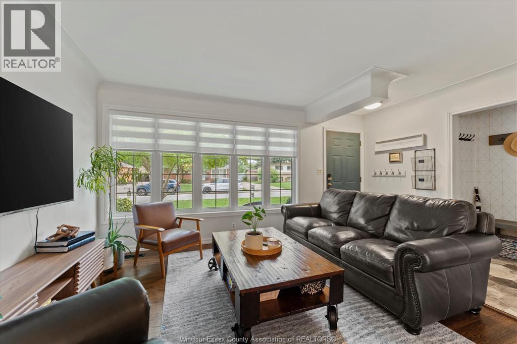 3425 Roxborough Boulevard, Windsor, Ontario  N9E 2Z9 - Photo 6 - 26023158