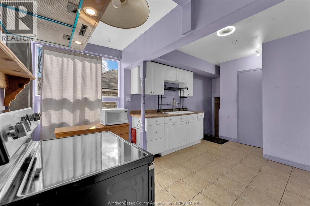559 Assumption, Windsor, Ontario  N9A 3B3 - Photo 15 - 26023223