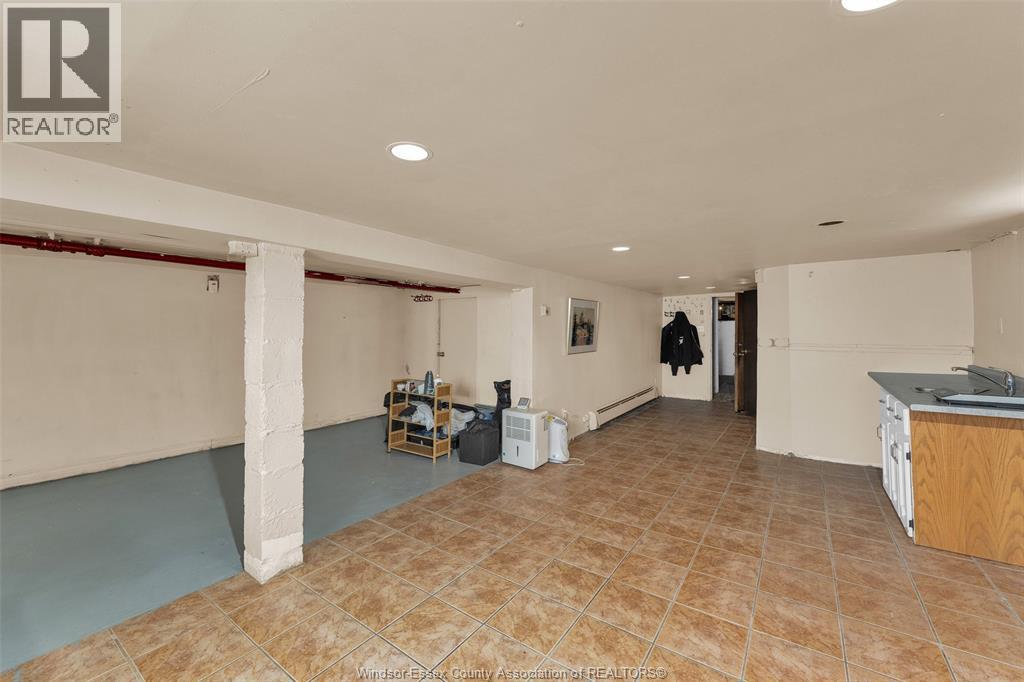 559 Assumption, Windsor, Ontario  N9A 3B3 - Photo 18 - 26023223