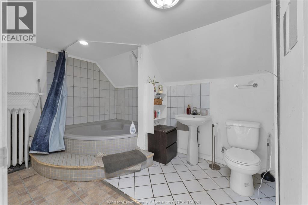 559 Assumption, Windsor, Ontario  N9A 3B3 - Photo 25 - 26023223