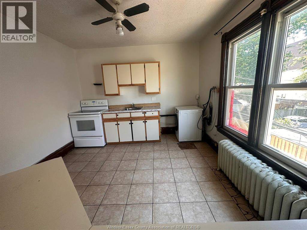 559 Assumption, Windsor, Ontario  N9A 3B3 - Photo 26 - 26023223