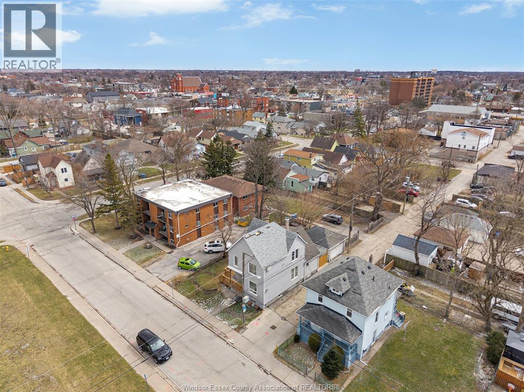 559 Assumption, Windsor, Ontario  N9A 3B3 - Photo 4 - 26023223