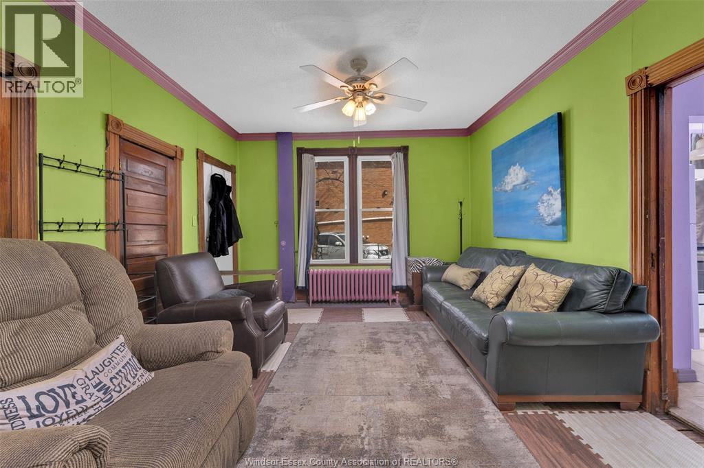 559 Assumption, Windsor, Ontario  N9A 3B3 - Photo 8 - 26023223