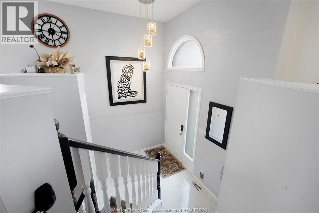 12589 Horwood Crescent, Tecumseh, Ontario  N8N 4T7 - Photo 3 - 26023237