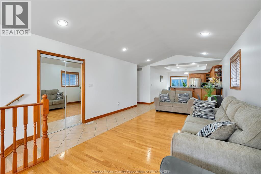 2078 Rockport, Windsor, Ontario  N9G 3A6 - Photo 3 - 26023173