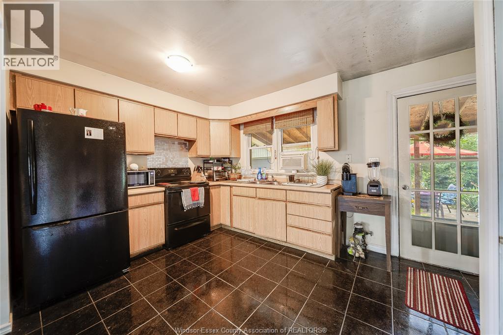 350 Bouffard, Lasalle, Ontario  N9J 1G2 - Photo 10 - 26023267
