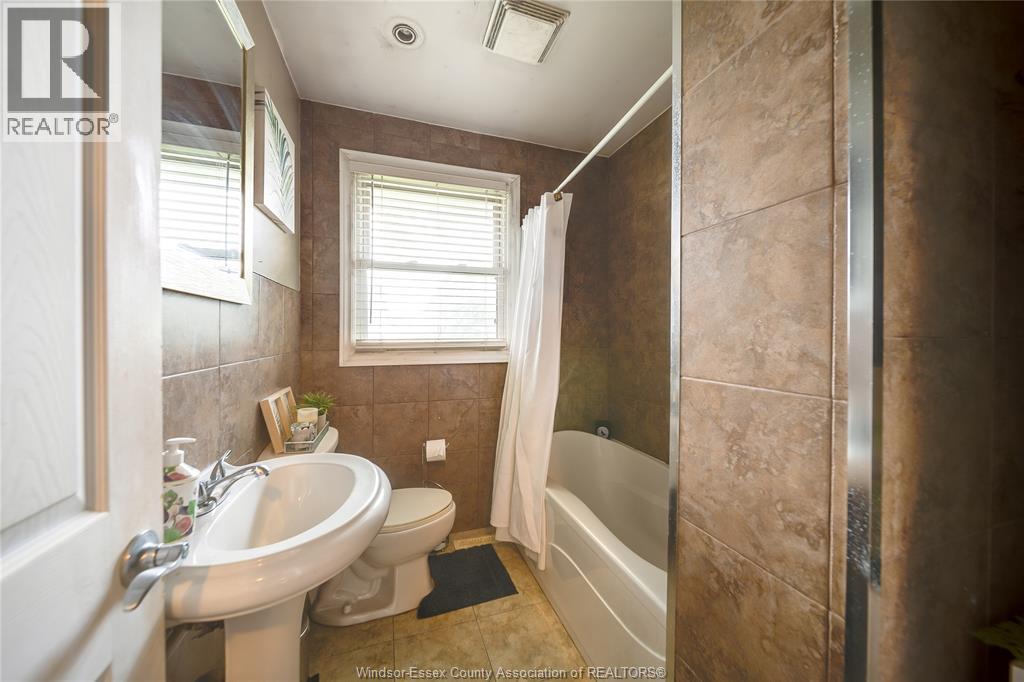 350 Bouffard, Lasalle, Ontario  N9J 1G2 - Photo 14 - 26023267