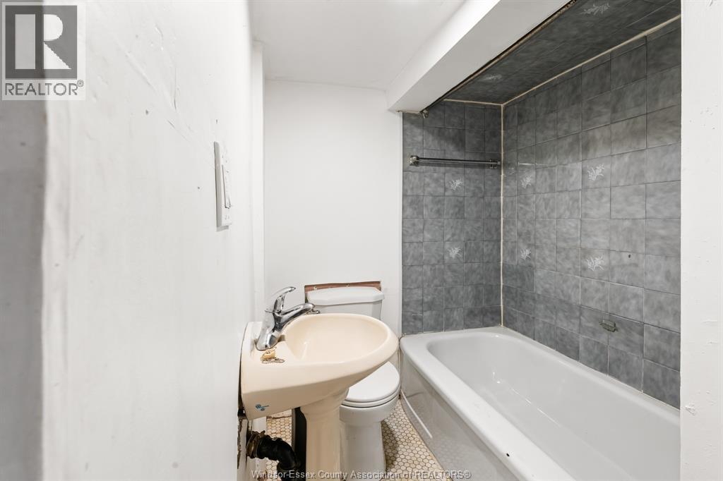 1016 Hickory Road, Windsor, Ontario  N8Y 3S1 - Photo 18 - 26023129