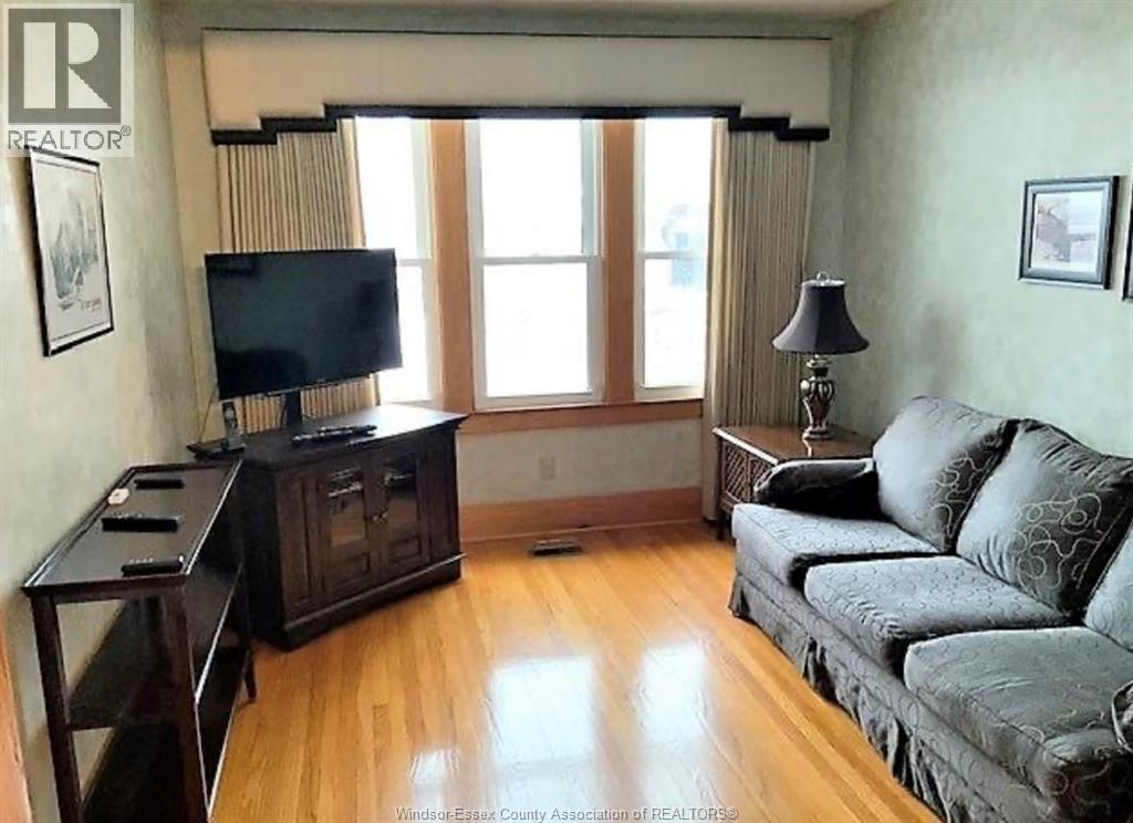 972 Parent, Windsor, Ontario  N9A 2E3 - Photo 5 - 26023220