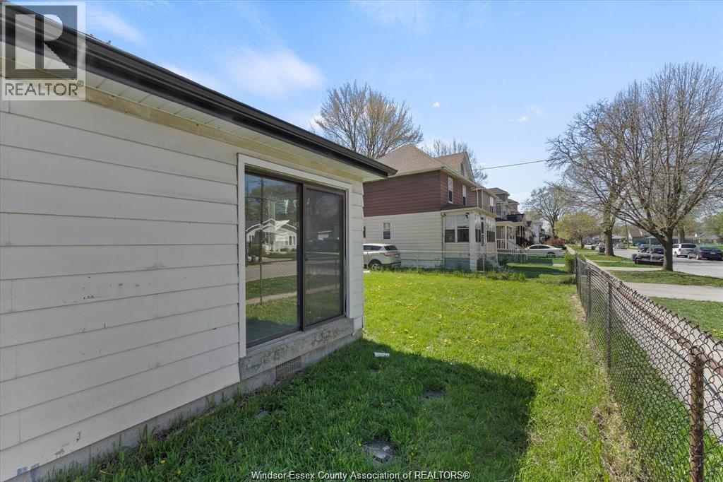 561 Chippawa Street, Windsor, Ontario  N9C 2W2 - Photo 18 - 26023322