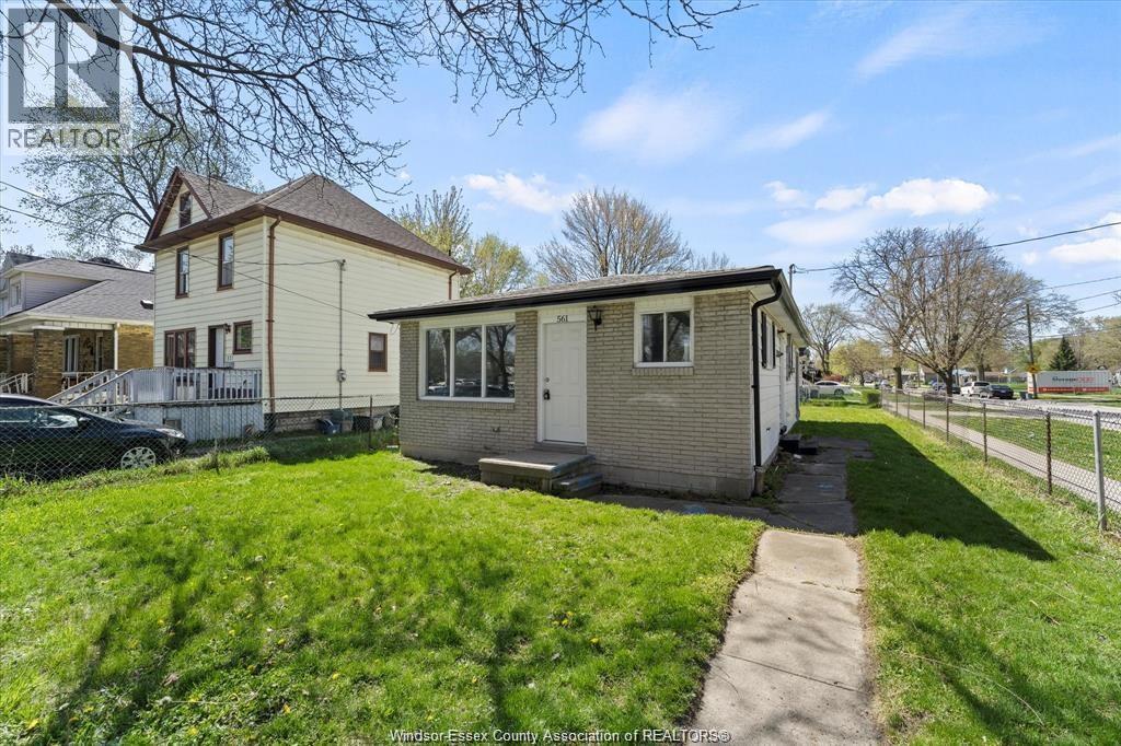 561 Chippawa Street, Windsor, Ontario  N9C 2W2 - Photo 2 - 26023322