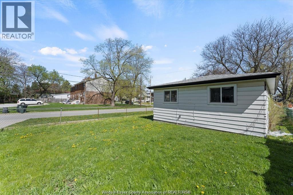 561 Chippawa Street, Windsor, Ontario  N9C 2W2 - Photo 22 - 26023322