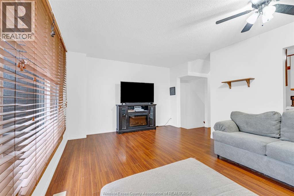 6312 Thornberry, Windsor, Ontario  N8T 3A2 - Photo 8 - 26023320