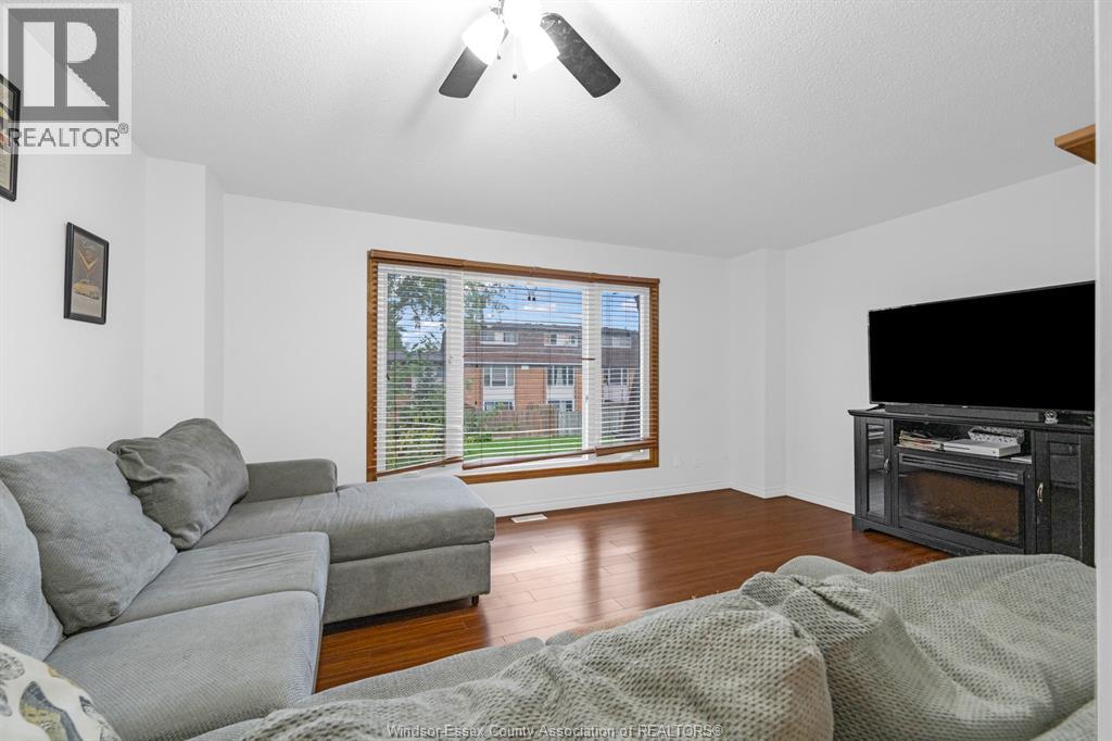 6312 Thornberry, Windsor, Ontario  N8T 3A2 - Photo 9 - 26023320