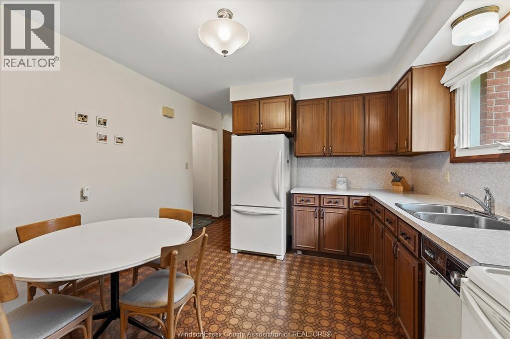 3630 Avondale Avenue, Windsor, Ontario  N9E 1X9 - Photo 9 - 26023230