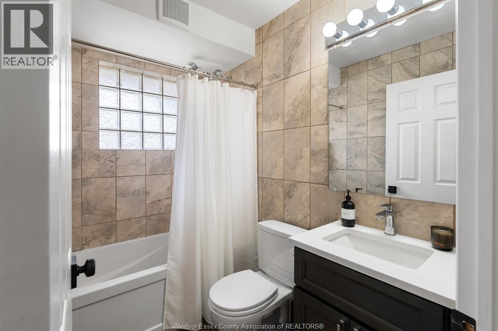 735 Lounsborough, Windsor, Ontario  N9G 1G1 - Photo 17 - 26023364