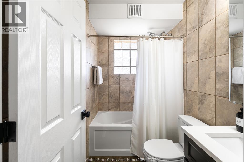 735 Lounsborough, Windsor, Ontario  N9G 1G1 - Photo 18 - 26023364