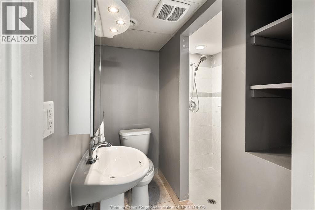 735 Lounsborough, Windsor, Ontario  N9G 1G1 - Photo 32 - 26023364