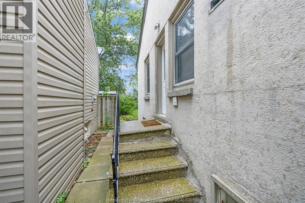1952 Pillette, Windsor, Ontario  N8T 1P3 - Photo 21 - 26023374