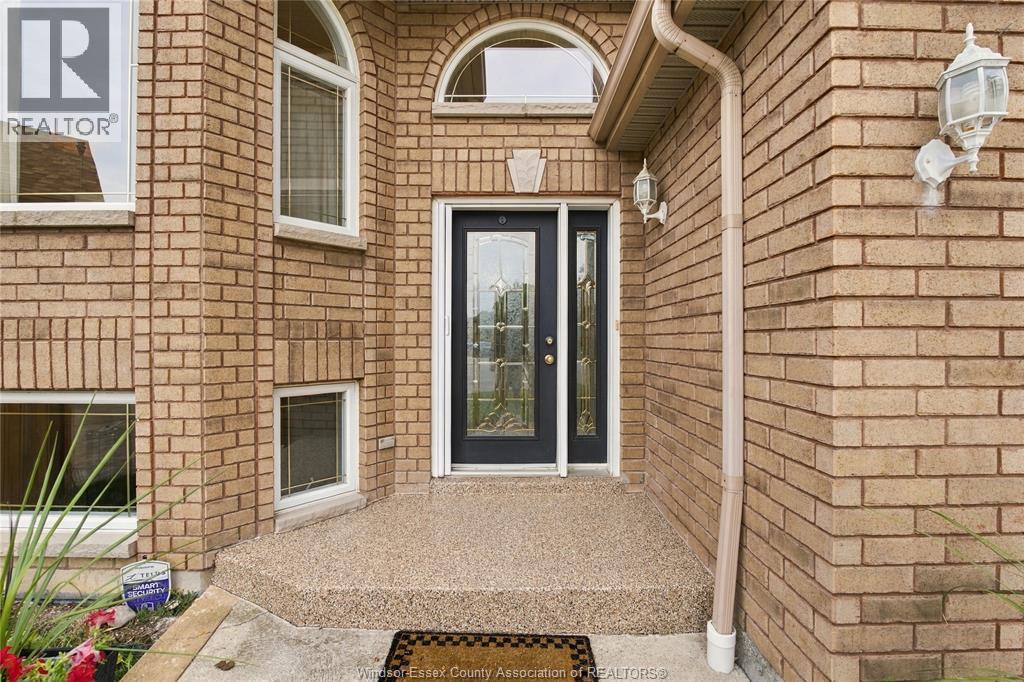 1352 Meridian, Windsor, Ontario  N9G 2Z8 - Photo 2 - 26023240