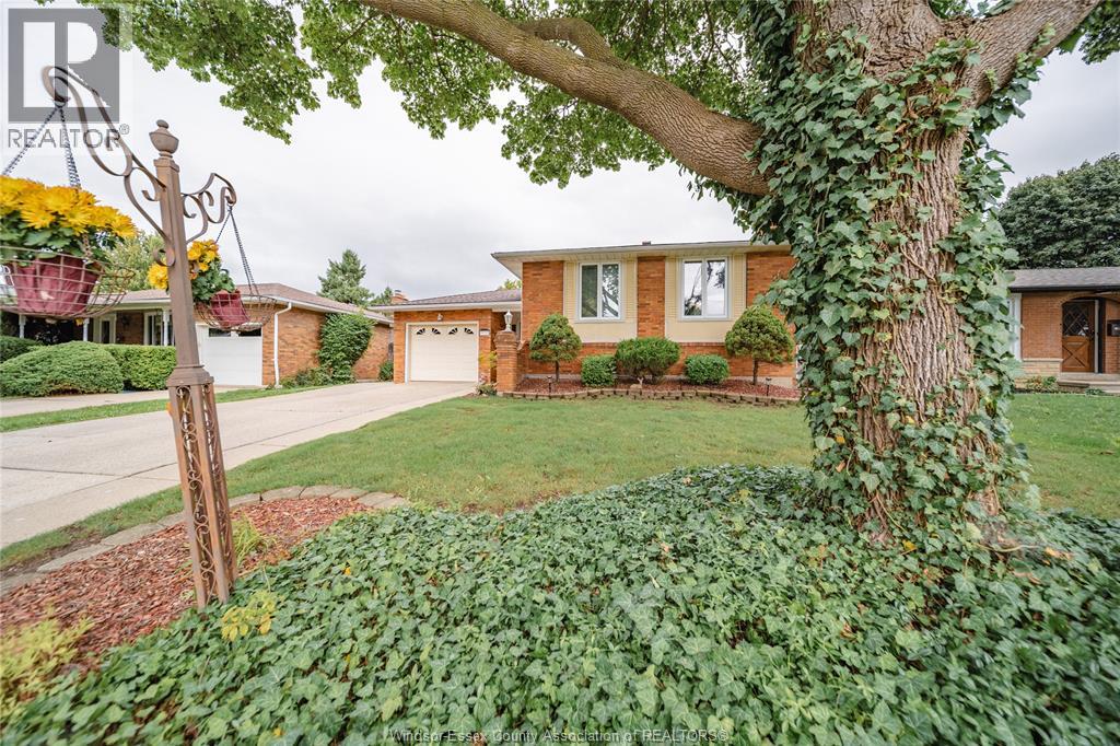 9810 Asgard Road, Windsor, Ontario  N8R 1E2 - Photo 3 - 26023064