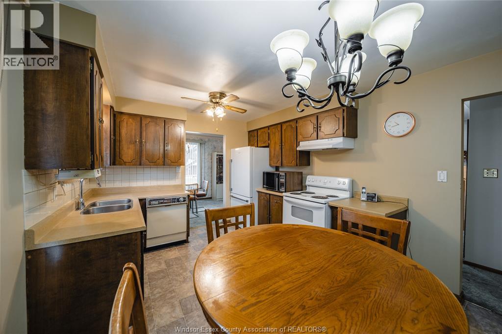 9810 Asgard Road, Windsor, Ontario  N8R 1E2 - Photo 9 - 26023064