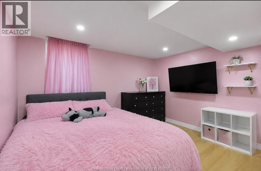 9335 Esplanade, Windsor, Ontario  N8R 1J3 - Photo 12 - 26023395