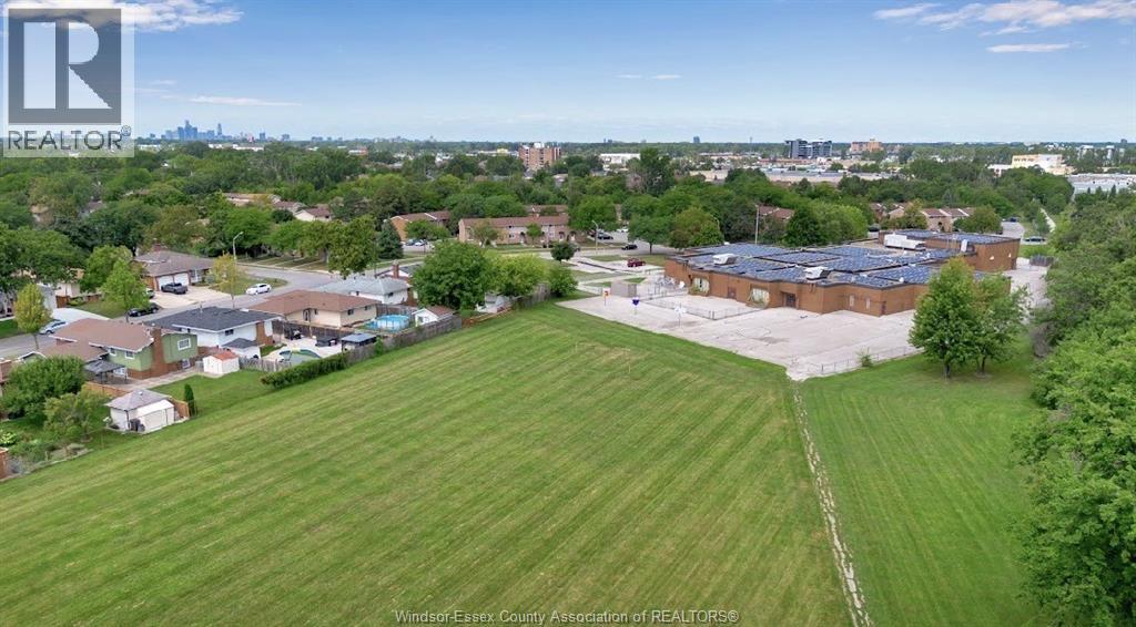 9335 Esplanade, Windsor, Ontario  N8R 1J3 - Photo 23 - 26023395
