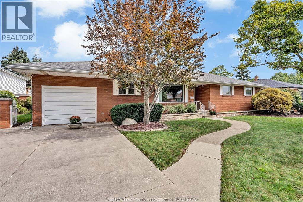 2360 LEONARD ROAD, Windsor, Ontario