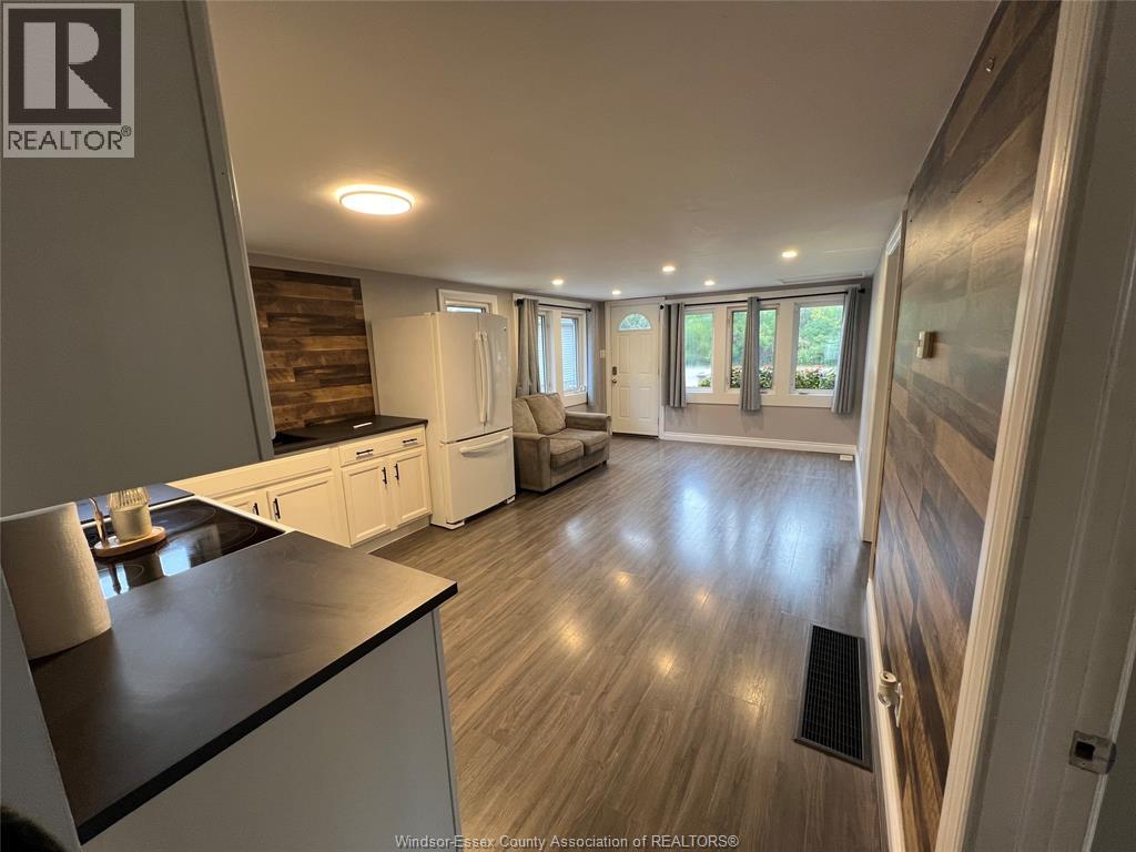 1553 South Cameron, Windsor, Ontario  N9B 3C8 - Photo 2 - 26023399