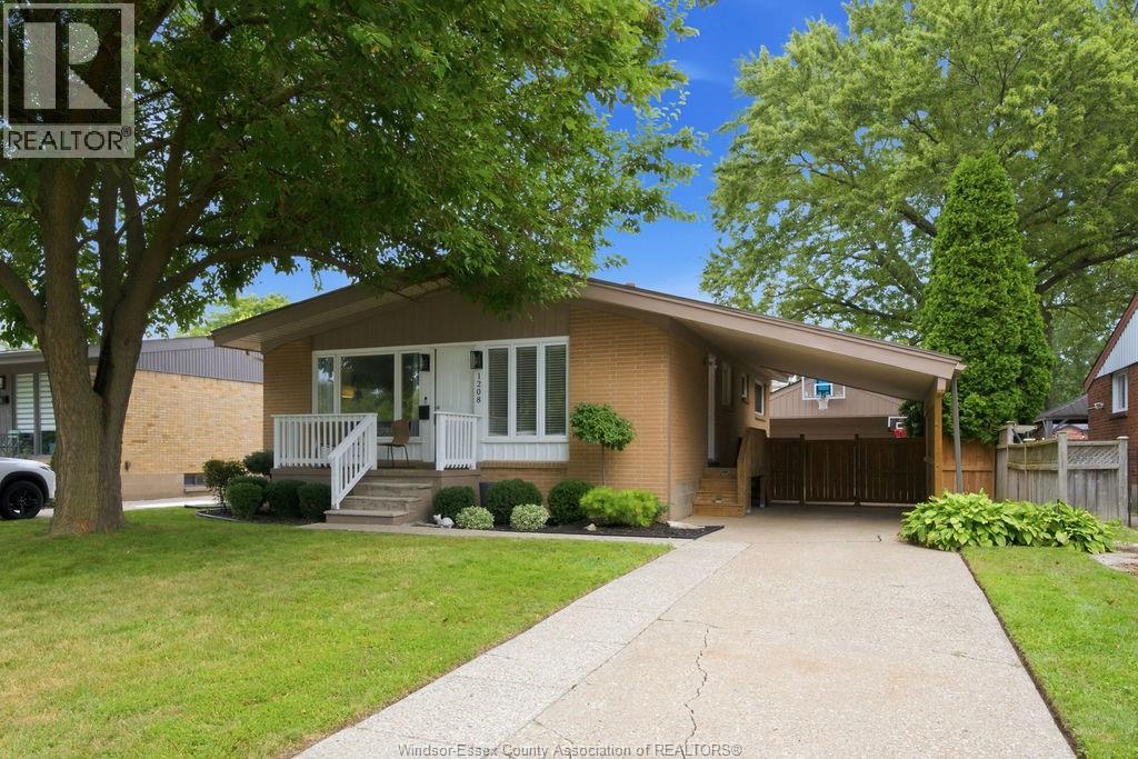 1208 BELLEPERCHE, Windsor, Ontario
