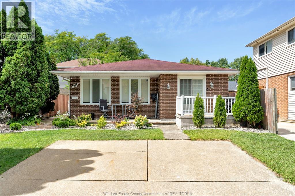 1273 AIRE PLACE, Windsor, Ontario