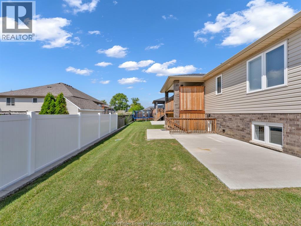 324 Sweetman Avenue, Essex, Ontario  N8M 2Z5 - Photo 6 - 26023412
