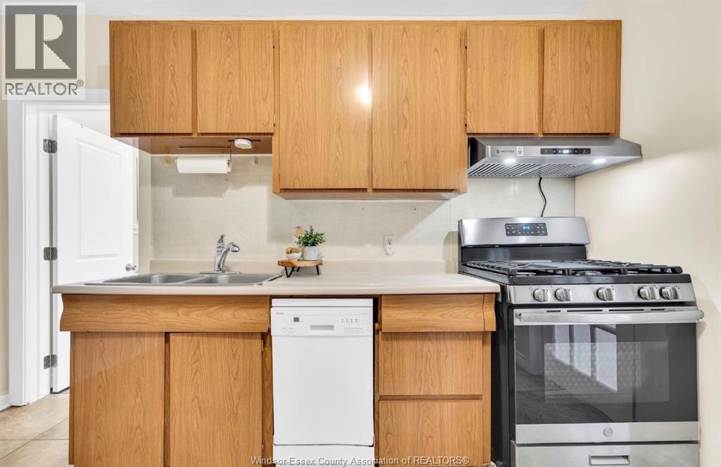 1794 Gladstone, Windsor, Ontario  N8W 2N3 - Photo 6 - 26023394